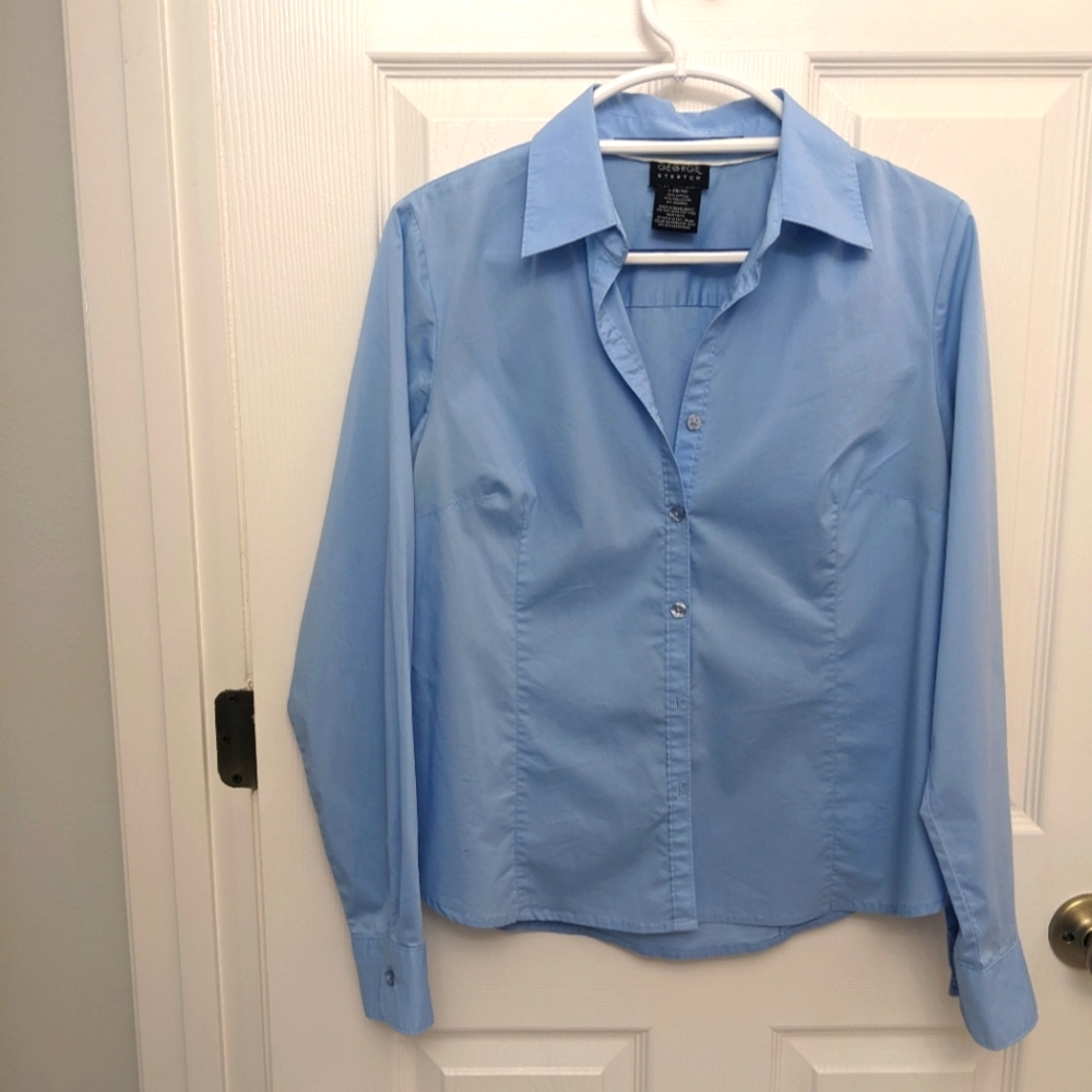 Ladies' Tailored V-Neck.                                   Stretch Blouse (L)